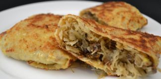 Блины с капустой и яйцом