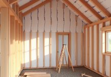 Утепление стен каркасного дома: преимущества эковаты