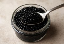 Черная икра: как не растеряться перед баночкой и почувствовать настоящую роскошь