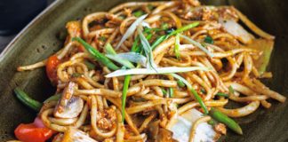 Лагман с грибами