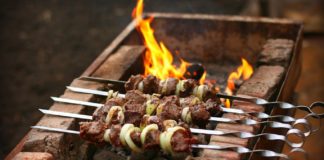 Шашлык на мангале