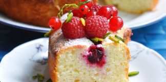 Манник с земляникой