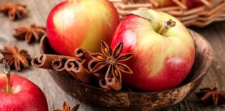 Яблоки и корица