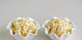 ананас с сыром и чесноком