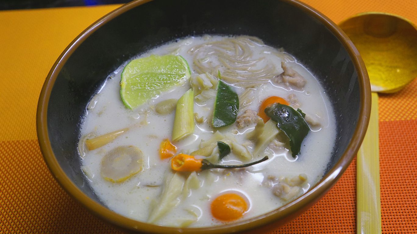 Куриный тайский суп