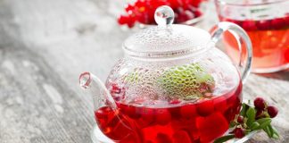 Чай с черемухой и брусникой