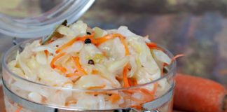 Маринованная капуста с яблочным уксусом и чесноком
