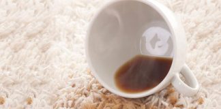 Чем вывести пятна от чая с ковра в домашних условиях