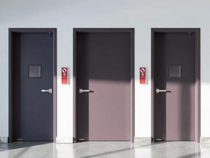 Огнестойкие двери: тихие герои, которые спасают дома и жизни